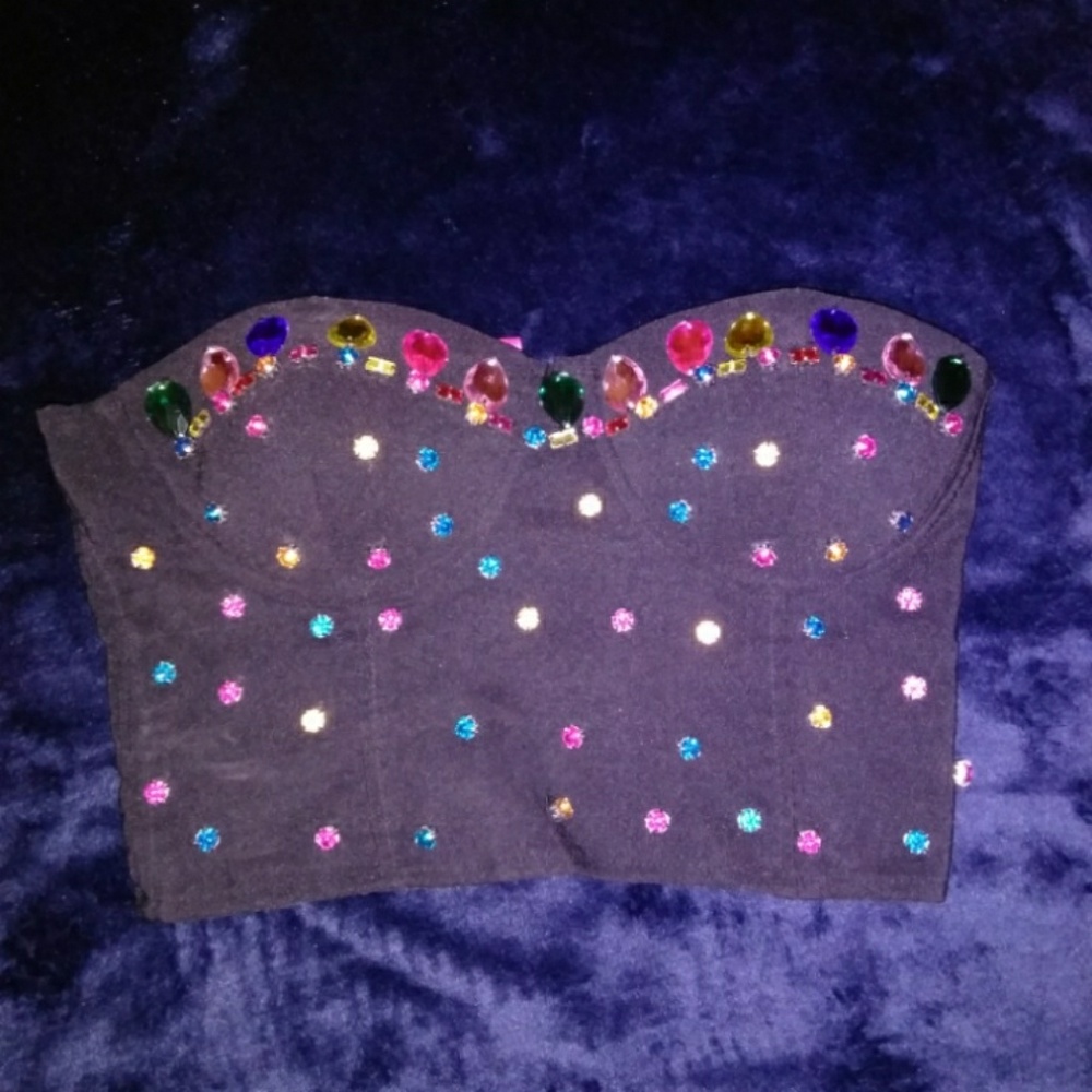 Cute gem studded 💄strapless crop💄